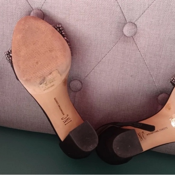 Disney Black Slingback Heels with Silver Beaded Bow - Picture 4 of 4